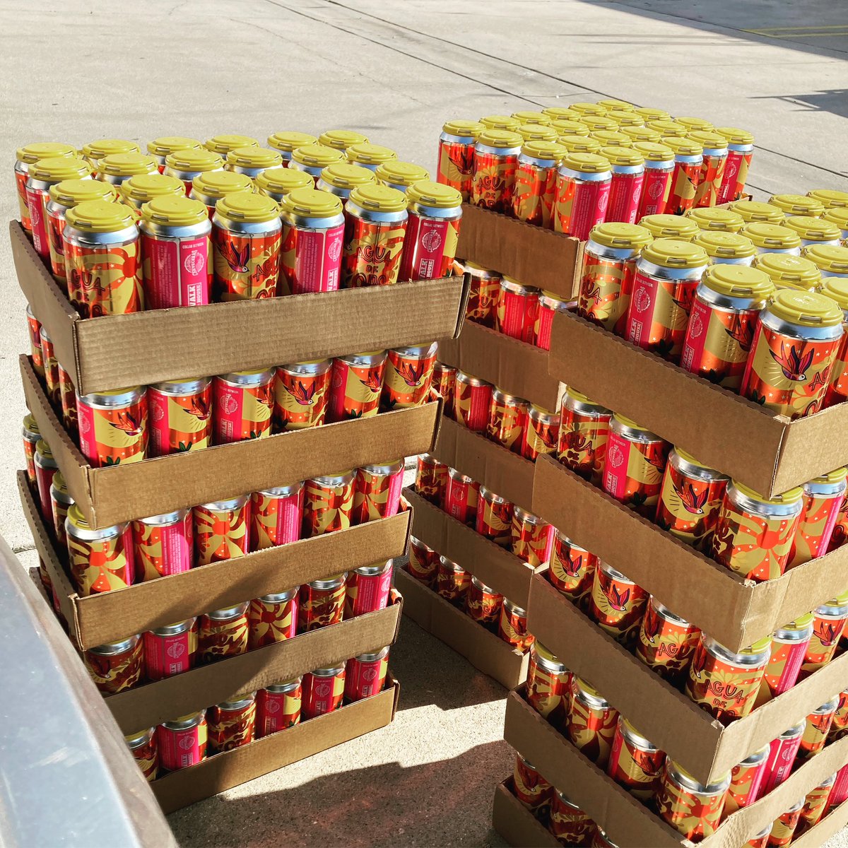 SccDistro's tweet image. Cases of @NorwalkBrew’s Agua De Oro Mexican-style lager &amp;amp; Bidi Bidi Blonde Blonde - Mexican American blonde ale are always en route somewhere. 

Find some here 👉🏽 norwalkbrewhouse.com/beer-finder?fb…