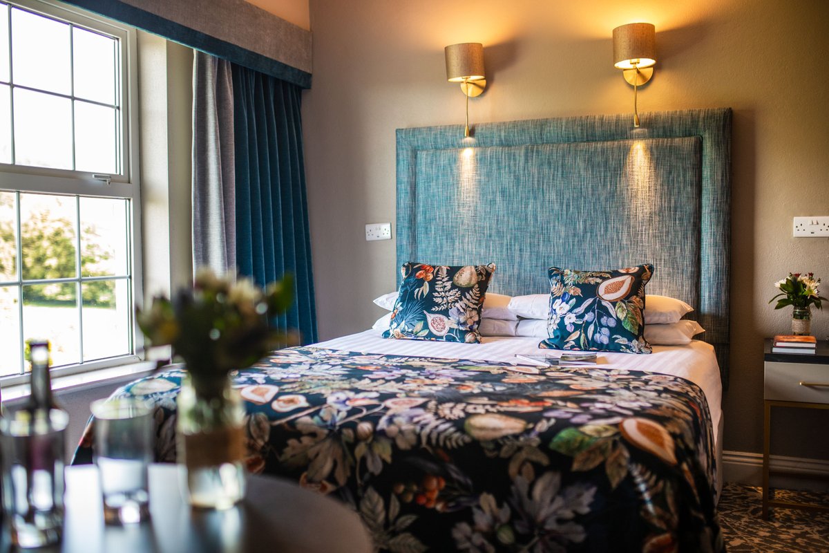 goss_ie's tweet photo. WIN: An overnight stay for two at @Fallshotel with breakfast, plus a Spa Ritual treatment each in their River Spa 😍

Enter the competition on our Instagram page here: https://t.co/eVyEaTA6UB

#12DaysOfGossmas https://t.co/6unWPY5KMc