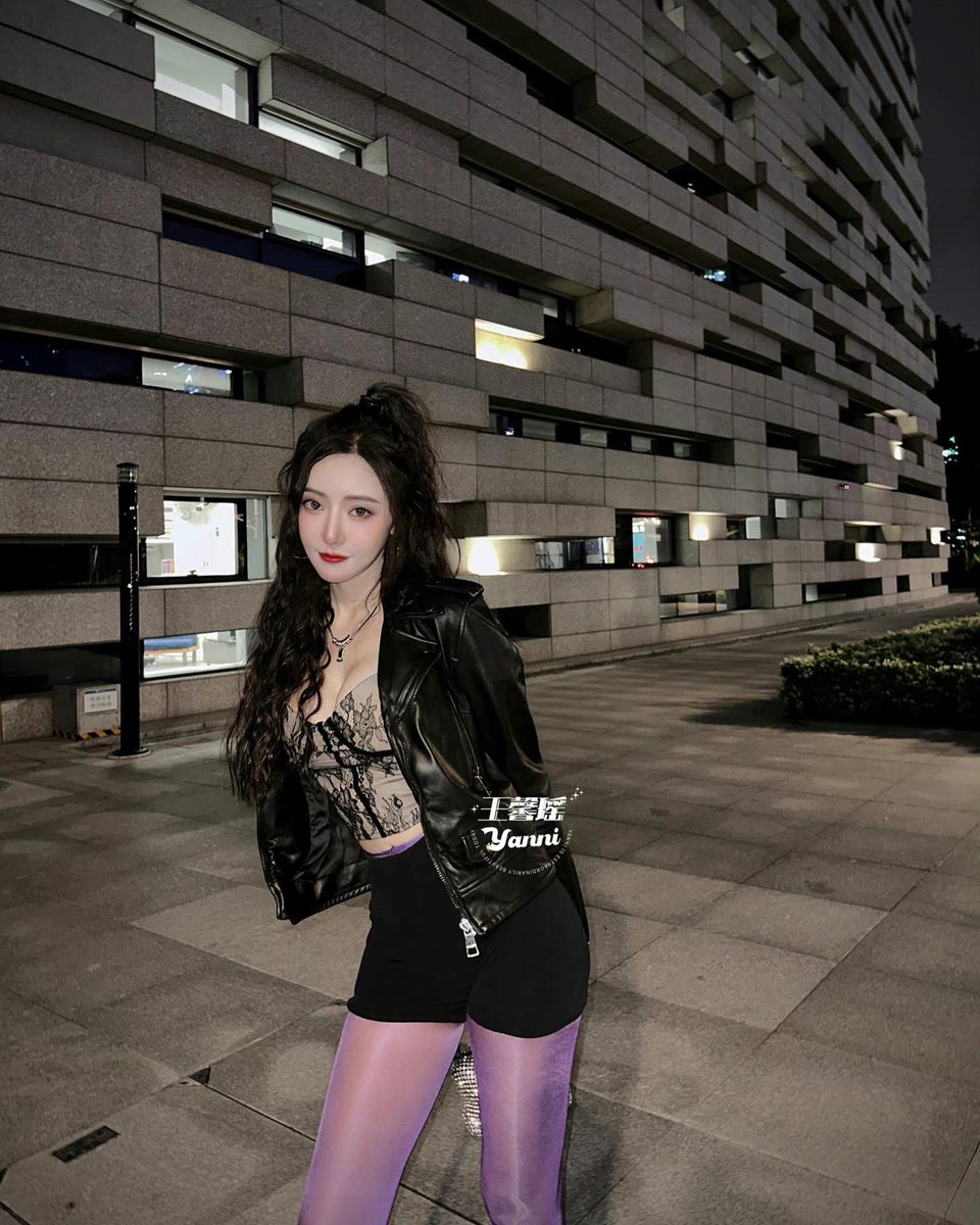 恢复自由可以溜达了
丝袜：涞觅雷神系列 大爱

#丝袜美脚 #长腿美女 #腿控 #涞觅润丝 #涞觅 #MAMA2022 #الارجنتين_بولندا https://t.co/AejlxPBQbU