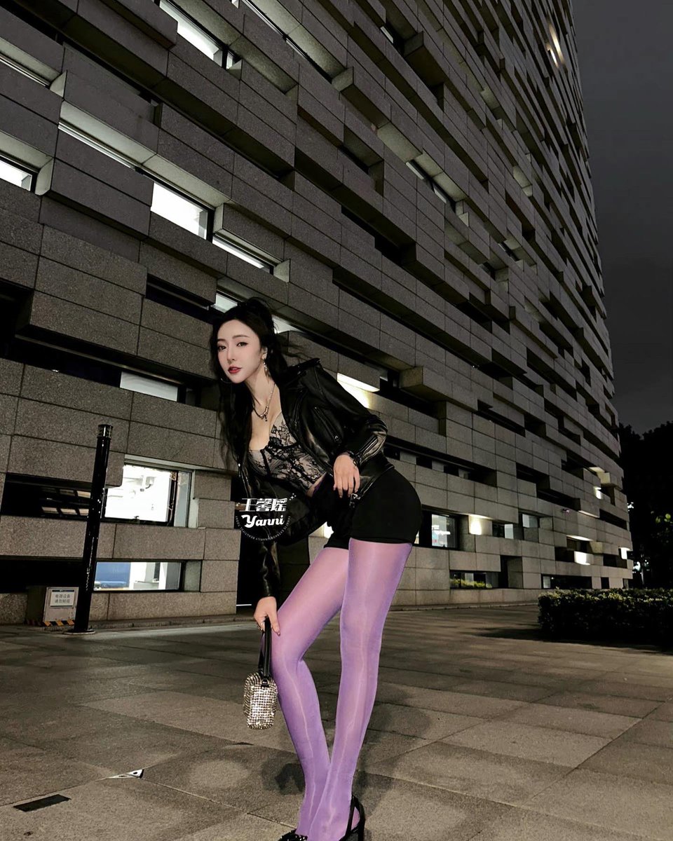恢复自由可以溜达了
丝袜：涞觅雷神系列 大爱

#丝袜美脚 #长腿美女 #腿控 #涞觅润丝 #涞觅 #MAMA2022 #الارجنتين_بولندا https://t.co/AejlxPBQbU
