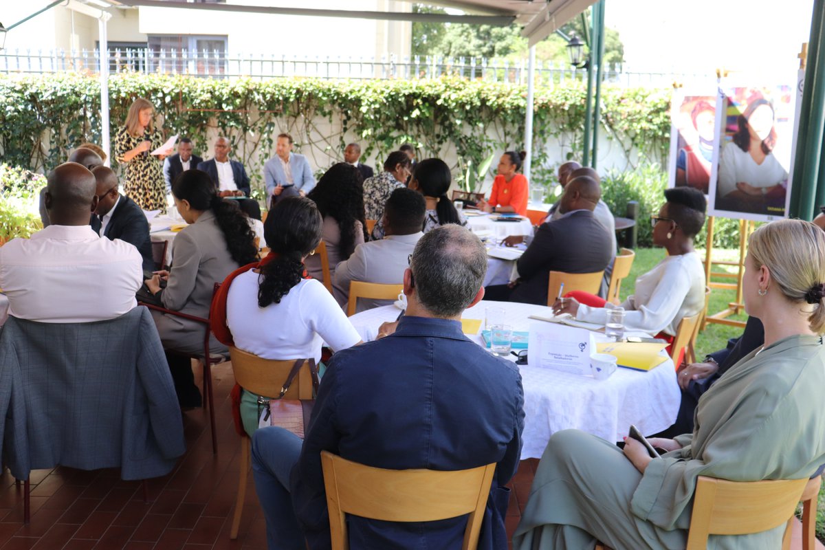 .<a href="/ilolusaka/">ILO Lusaka</a> Director <a href="/GeorgeOkutho/">George Okutho</a> has called for respect of human rights and full participation of women in the labour market. He said this during the Roundtable Discussion hosted by @SwedeninMZ Ambassador to Mozambique <a href="/MetteSunnergren/">Mette Sunnergren</a> at her residence in Maputo today.