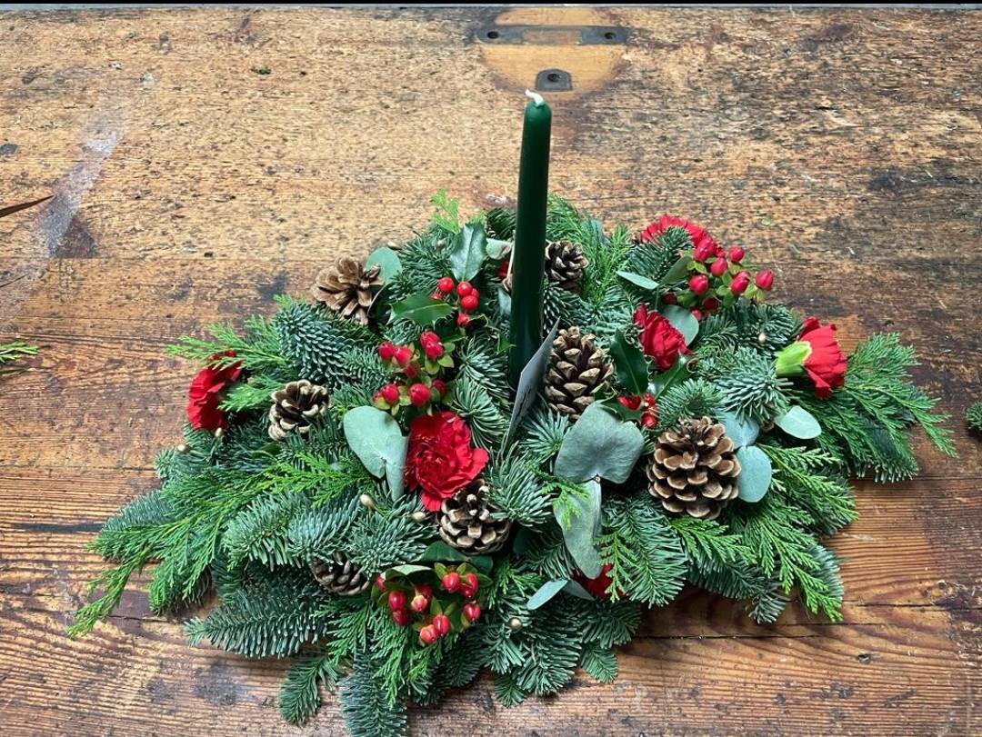 dhulaigh's tweet photo. Our #ProfessionalFloristry #course #students are #Christmas ready. Head to our #Kilbarrack campus at 1pm today for #carols from #PerformingArts &amp; the big #xmas light switch-on, thanks to the aptly named Noel ! 🎄 https://t.co/xbuOpb2YBw