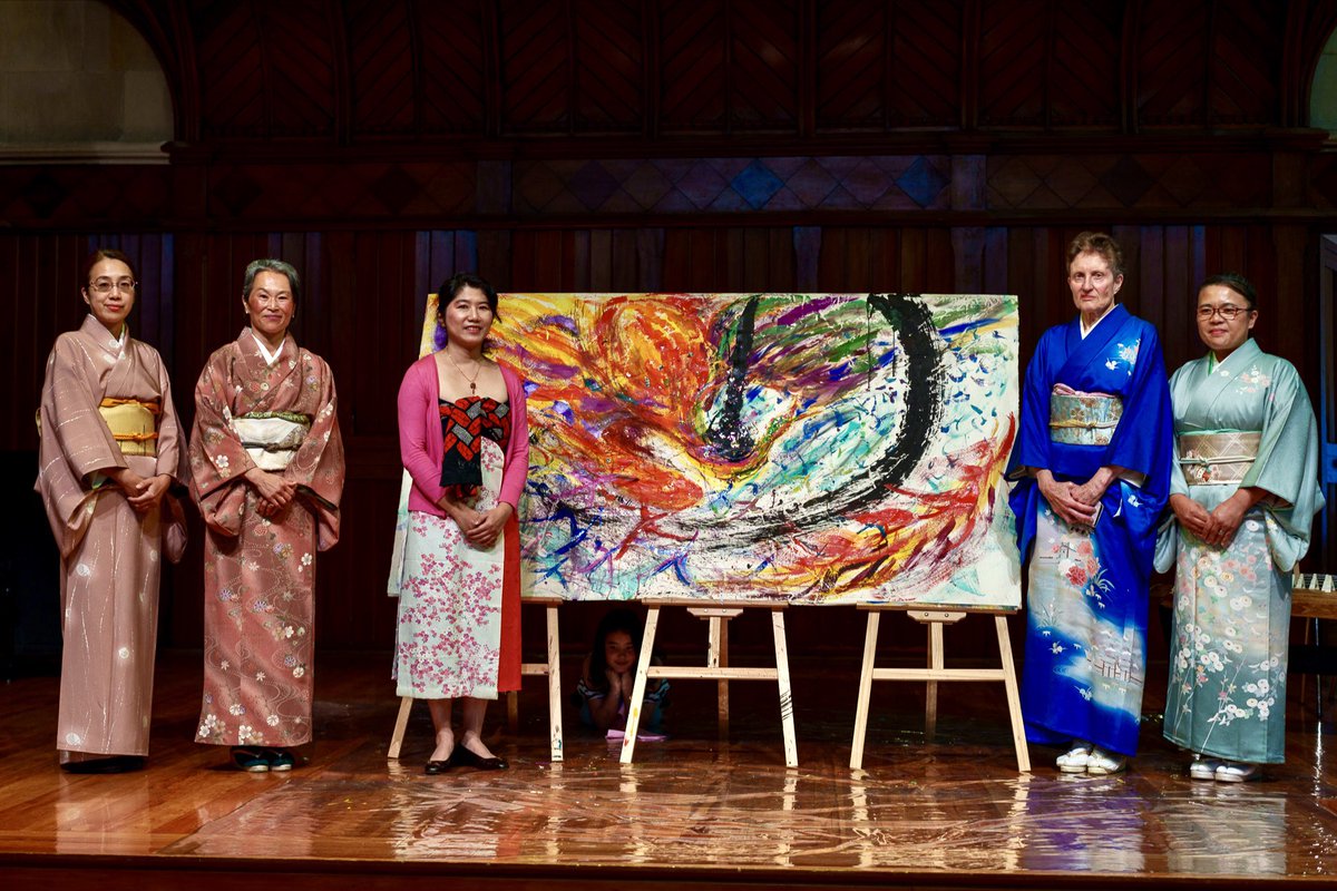 WorldPeaceHaNa's tweet photo. My fantasy concert was a success. I have the feeling that I am still dreaming. Despite the fact that it was my first rainy concert,   painted a large piece to match the beautiful tone of the koto in front of a large audience is a significant asset in my life. #christchurch #art https://t.co/Rv29utj5dQ