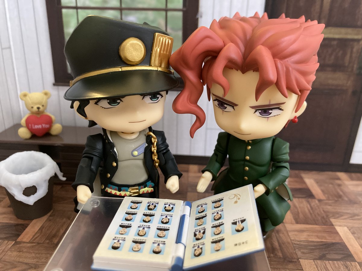 corottoKADO's tweet photo. 承太郎の中学の卒アル鑑賞タイム♪
　
🍒(この頃はまだグレてないな…)
　
#コロカドRemix https://t.co/uwjiQYiLMG