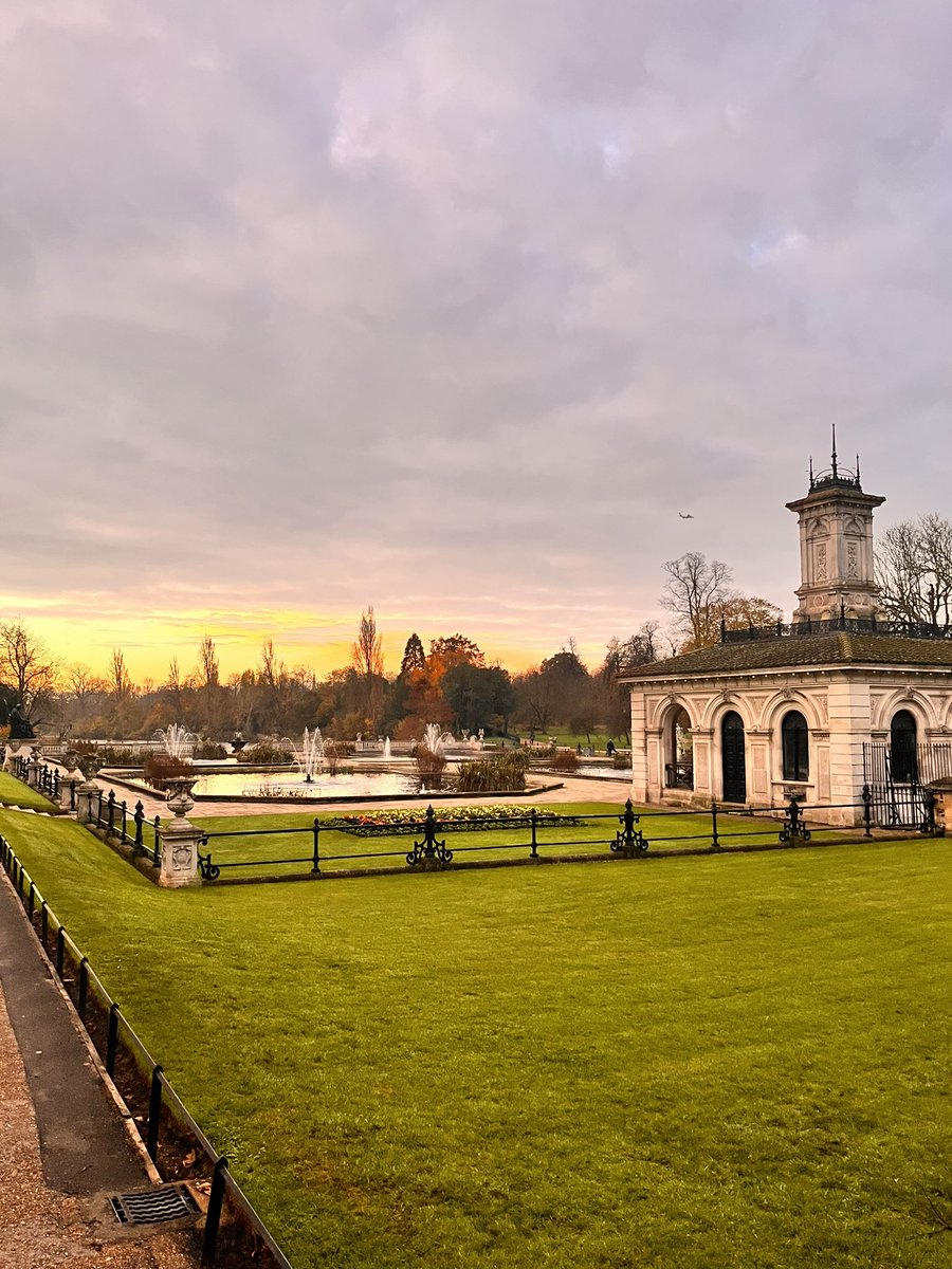 Quick morning run around Hyde park and caught a Heron in flight, following the lead of my APIL co chair <a href="/RichardJbiggs/">Richard Biggs</a> with London jogs!