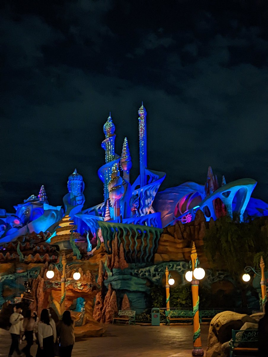 nataliekhool's tweet photo. Fav parks at Disneysea 😍 https://t.co/IrdPLZdHe8
