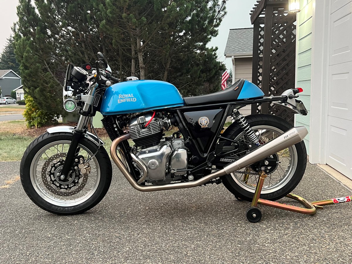 HitchcocksM's tweet photo. Looking very smart some high quality Enfield Precision stainless steel silencers fitted to a US customers 650GT. #royalenfield #royalenfieldindia #classicbike #motorcycle #caferacer #interceptor #650interceptor #classicmotorcycle #continentalGT #silencer #exhaust #usa #uk #india https://t.co/3Kyv54S0lk
