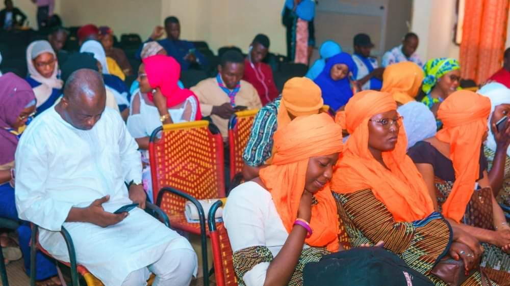 MOUNKAILAHalid1's tweet photo. Au Niger des artistes s'engagent avec des ONG et les syndicats pour lutter contre les Violences Basées sur le Genre. 
Ensembles vers la ratification de la C190.
Merci ONG DebboSalam
@DuNigerienne @CNV_Internat @La_CSC @MathotNicole @AgatheSmyth https://t.co/jewZknrNFm