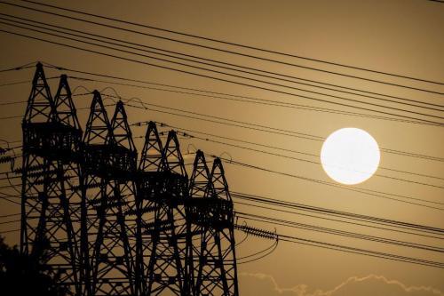 Coupures d’électricité: les Français seront prévenus la veille, à partir de 15h, indique Olivier #Véran lavoixdunord.fr/1260945/articl… #electricite