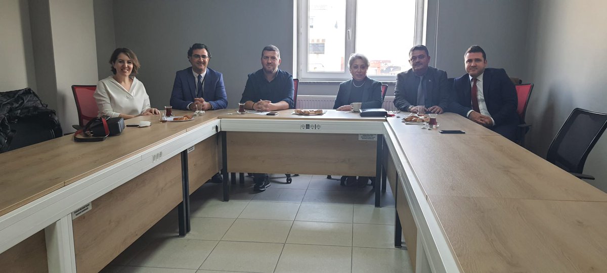 bursailmemarge's tweet photo. Müdürlüğümüz, Nilüfer Halk Eğitimi Merkezi, Bursa E Tipi Kapalı ve Açık Ceza İnfaz Kurumu temsilcileri ve Uludağ Üniversitesinden Doç. Dr. Zerrin FIRAT'ın katılımlarıyla muhtemel bir Erasmus Ortaklık projesi hakkında bir toplantı gerçekleştirildi.

@serkangur_bursa @mahmutbrs16 https://t.co/6rZW0Qi5sf