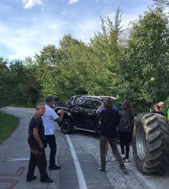znamodanedamo's tweet photo. ❗ Počinje osveta zbog  odbrane  Levča.
Ljudi koji samo brane svoj zavičaj od potencijalnog rudnika litijuma i bora počeli su da dobijaju pozove da se izjasne ko je upravljao automobilima 13.09. 2022.  i na taj način da se vrši pritisak na njih!
1/5👇 https://t.co/mN6FlZTten
