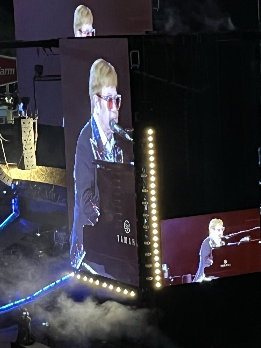 BabsSCL's tweet photo. @DavidSkelton909 @eltonofficial @DisneyPlus https://t.co/o8rHlNGKHz