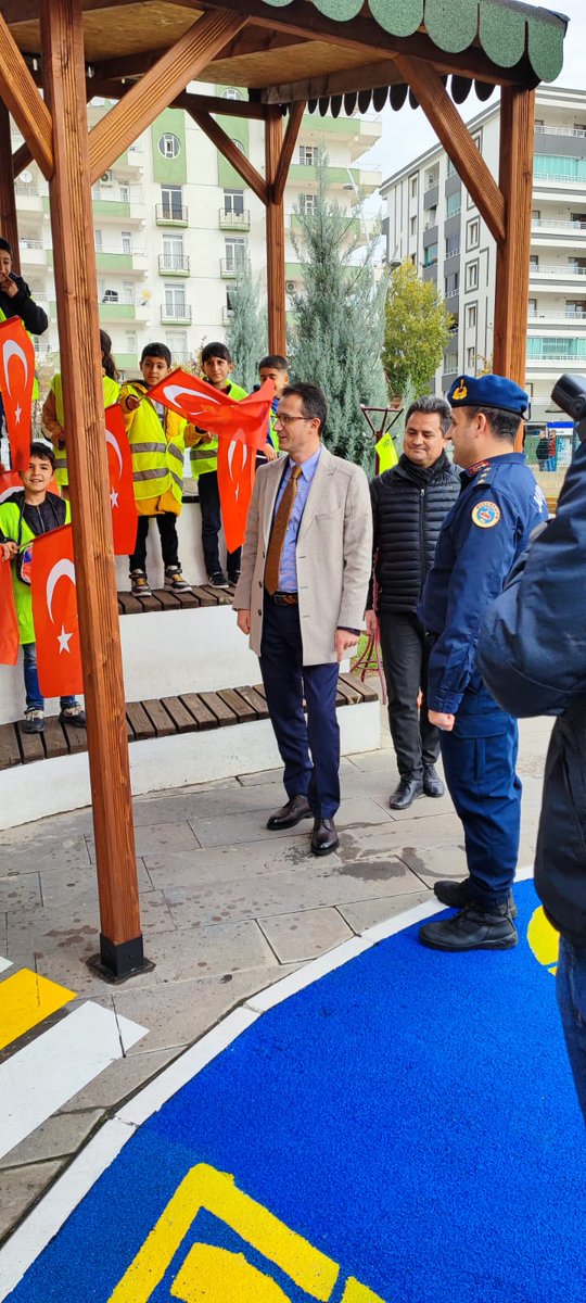 Okulumuz Pirinçlik İlkokulu Bağlar Trafik Eğitim Parkı gezisinde bizleri yanlız bırakmayan Kaymakamımız Sayın <a href="/krmnarf/">Arif Karaman</a> a teşekkür ederiz 
<a href="/tcmeb/">Millî Eğitim Bakanlığı</a> 
<a href="/aliihsansu_/">Ali İhsan Su</a> 
<a href="/Murat4Kucukali/">Murat Küçükali</a> 
<a href="/kayapinarmem/">Kayapınar İlçe Millî Eğitim Müdürlüğü</a>