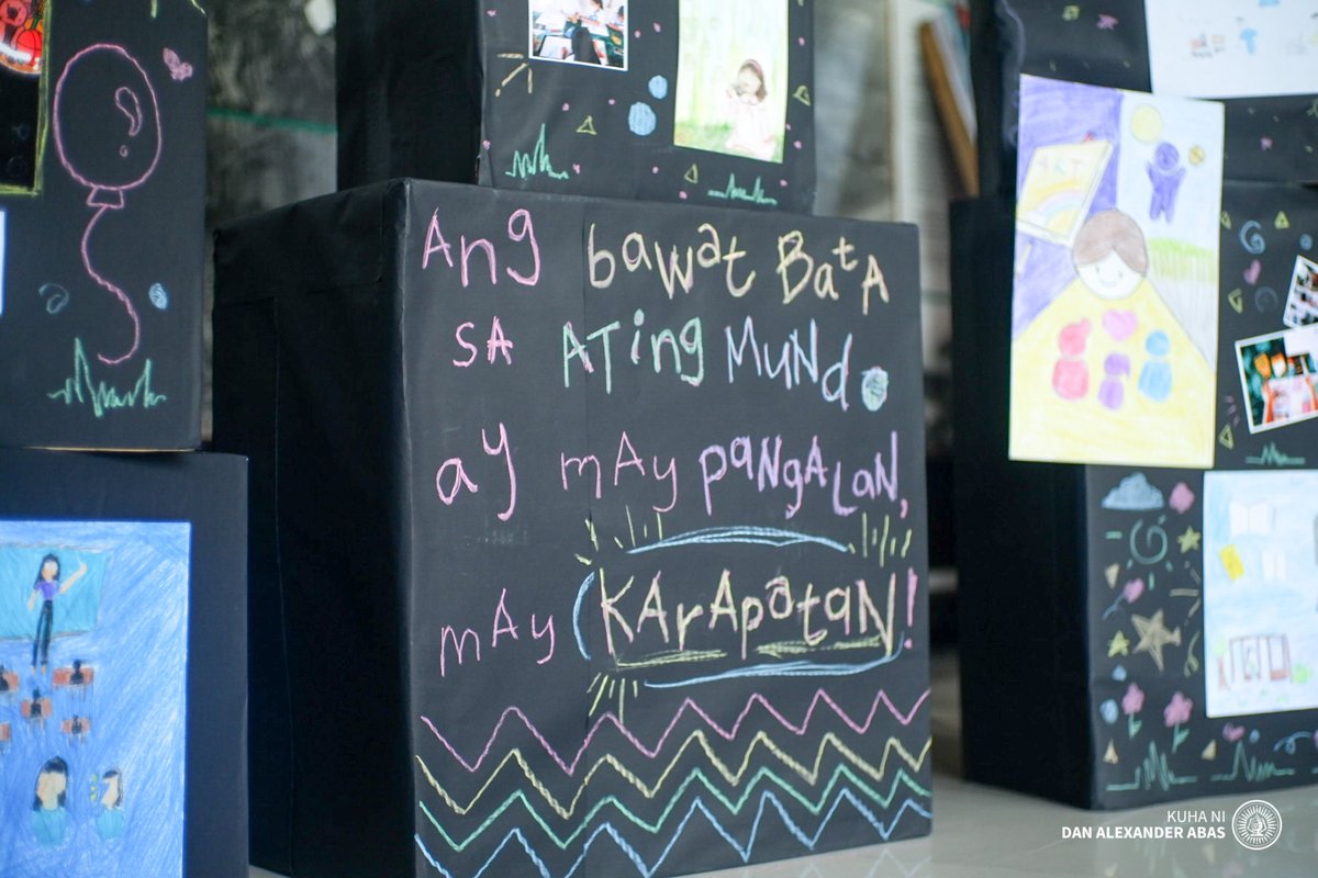 tanglawdevcom's tweet photo. DEVCOM: Iba't ibang likhang-sining ang itinampok sa βSilay: An Immersive Art Exhibit on Children's Rightsβ, isang proyekto ng @theUPADS.
Magtatagal ang exhibit sa SU Building hanggang bukas, Dis. 2, mula 9 a.m. hanggang 4 p.m.
πΈ: Dan Alexander Abas
#TanglawCDC
#OneCDC https://t.co/VKNbI6jfoy