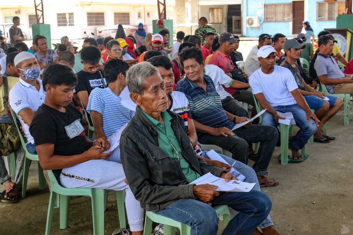 unicefphils's tweet photo. The emergency cash transfers will help vulnerable households in Maguindanao recover from the impact of Severe Tropical Storm #PaengPH (#Nalgae). As of 29 November 2022, 534 out of the total 2,185 households have received payouts. 
@AusAmbPH @dfat @BangsamoroGovt https://t.co/j3j3P8flBf