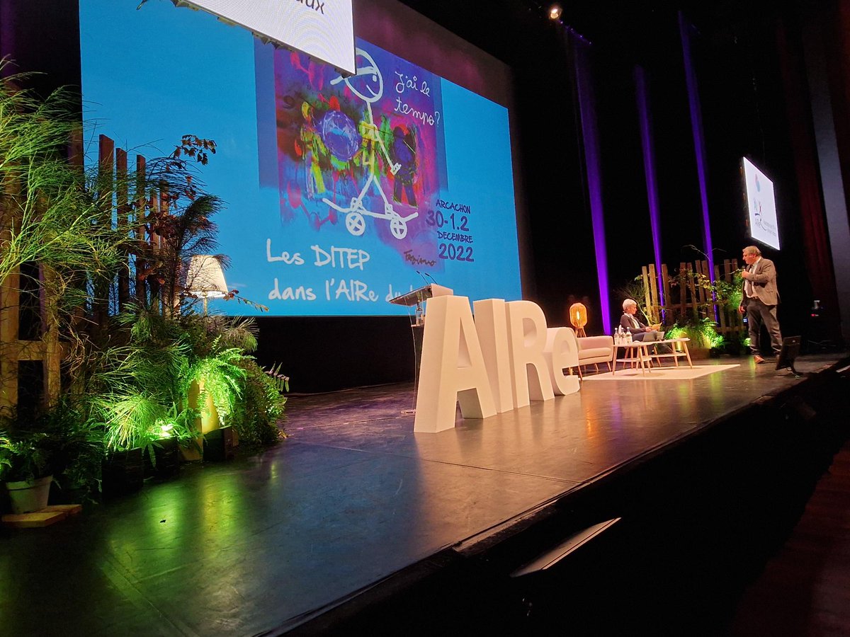 C'est parti pour les 26ème journées de l'AIRe <a href="/AIre_DITEP/">AIRe</a>  à Arcachon. Neuf salariés d'AR ROC'H ont la chance de retrouver Éric FIAT pour l'ouverture de ces trois jours de formation et de réflexion "Les DITEP dans l'AIRe du temps".
