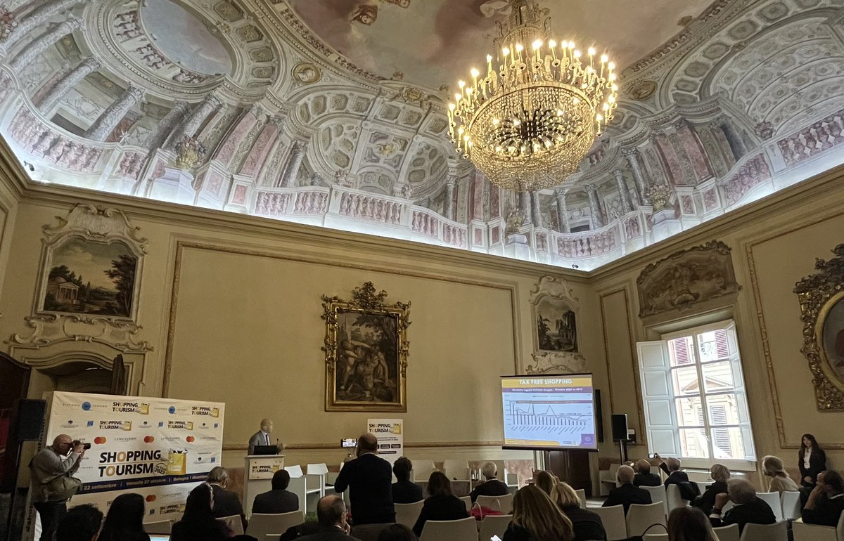 Shopping Tourism - il Forum Italiano (@shoptourisforum) on Twitter photo Francesco di Cesare, Presidente di <a href="/RisposteTurismo/">Risposte Turismo</a> presenta oggi a #Bologna nello splendido Salone dei Carracci il nuovo #ShoppingTourism Monitor Italiano 2022. Francesco di Cesare, Presidente di <a href="/RisposteTurismo/">Risposte Turismo</a> presenta oggi a #Bologna nello splendido Salone dei Carracci il nuovo #ShoppingTourism Monitor Italiano 2022.
