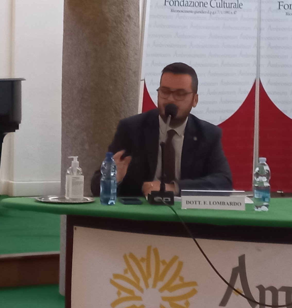 Al Convegno odierno di Aniv e <a href="/AnclSu/">ANCL</a> interviene <a href="/franc_lombardo/">Francesco Lombardo</a> con una interessante relazione sulle difficoltà della corretta individuazione dei CCNL applicabile, #DURC e importanza dei centri studi #Aniv e <a href="/CentroStudiAncl/">Centro Studi Nazionale ANCL</a> per la corretta applicazione delle norme