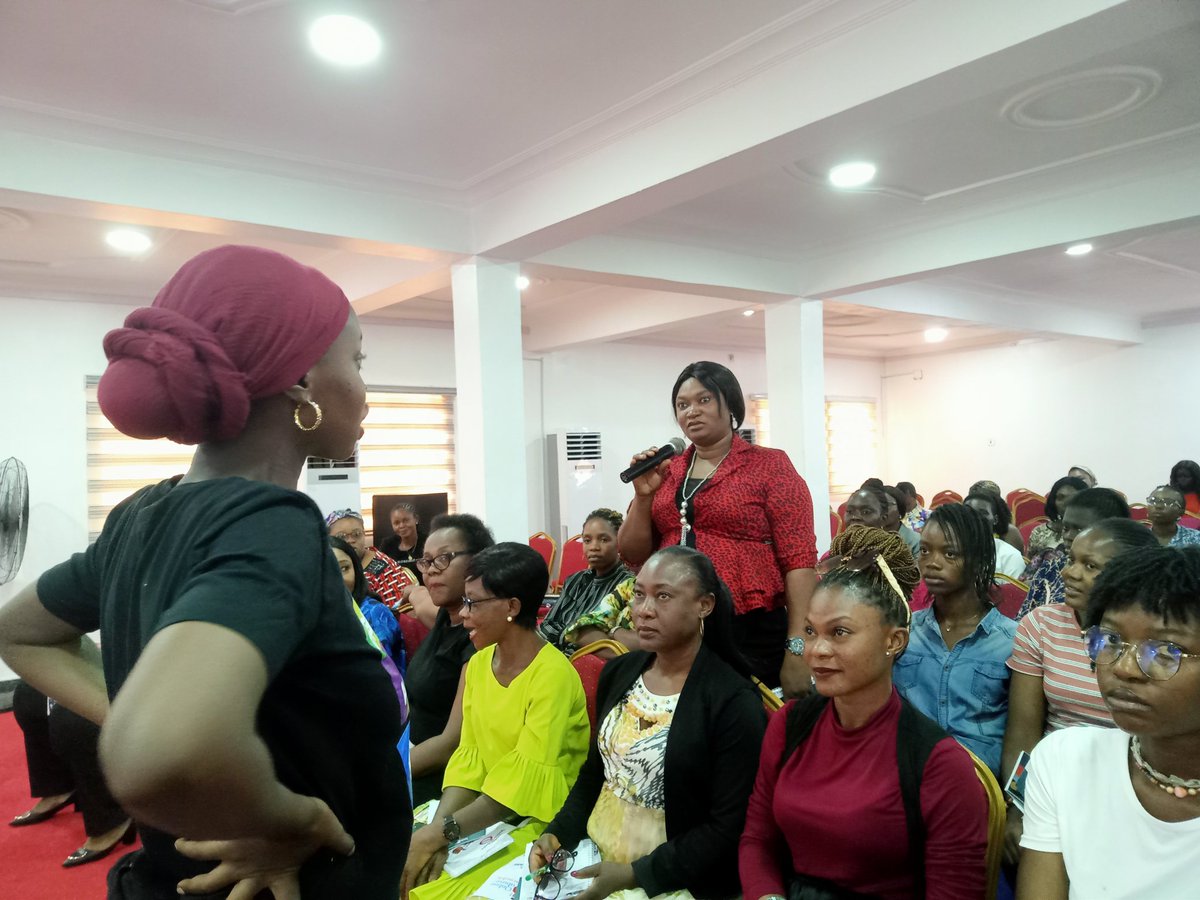 NzukoLabs's tweet photo. Combating Online Gender-Based Violence remains remains the responsibility of all of us. It was in line with this that @TechHerNG in collaboration with @NzukoLabs delivered an Online Gender-Based Violence Awareness Training in Enugu.

#NzukoLabs
#EndGBV https://t.co/CCpauAgGp9