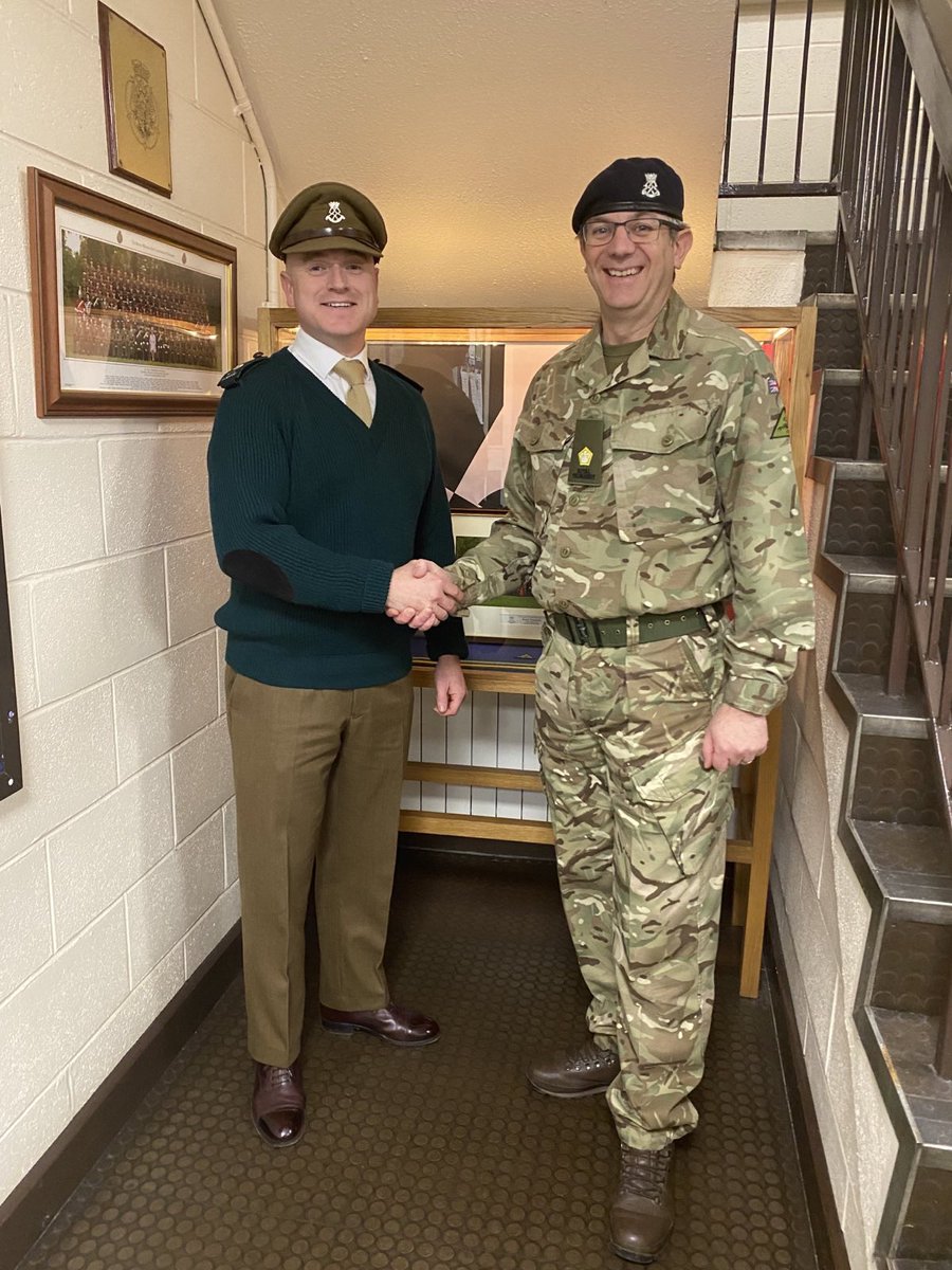 And that is 3/3 Squadron handovers complete. Last night Maj T handed over to Maj A at B Sqn <a href="/RoyalYeomanry/">TheRoyalYeomanry</a> in #Dudley. Grateful thanks and warm welcomes all round. #ReservedForMore #ReserveLightCavalry