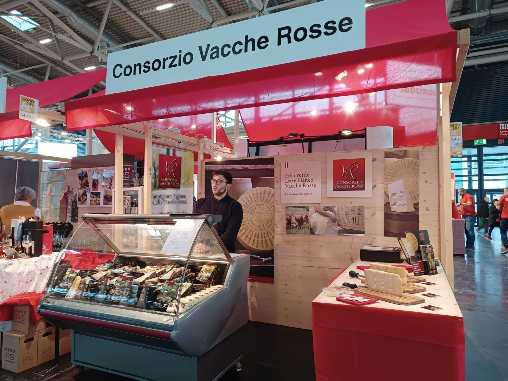 Anche oggi siamo pronti ad accogliervi al nostro stand del #foodandlife di Monaco di Baviera. 
Vi aspettiamo nell'area A4.431, fino a domenica: passate a trovarci ❤️