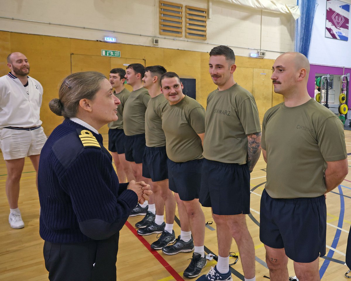 HMSsultan's tweet photo. #AwEsoME & #Tashtastic were just some of the words used by @RoyalNavy Air & Marine Engineers as @HMSsultan participated in a @MovemberUK competition. The Commanding Officer @CaptJoDeakin inspecting entrants & picking the winners. 👏⚓️🛠️🥸 https://t.co/9Iaj0tjfOV