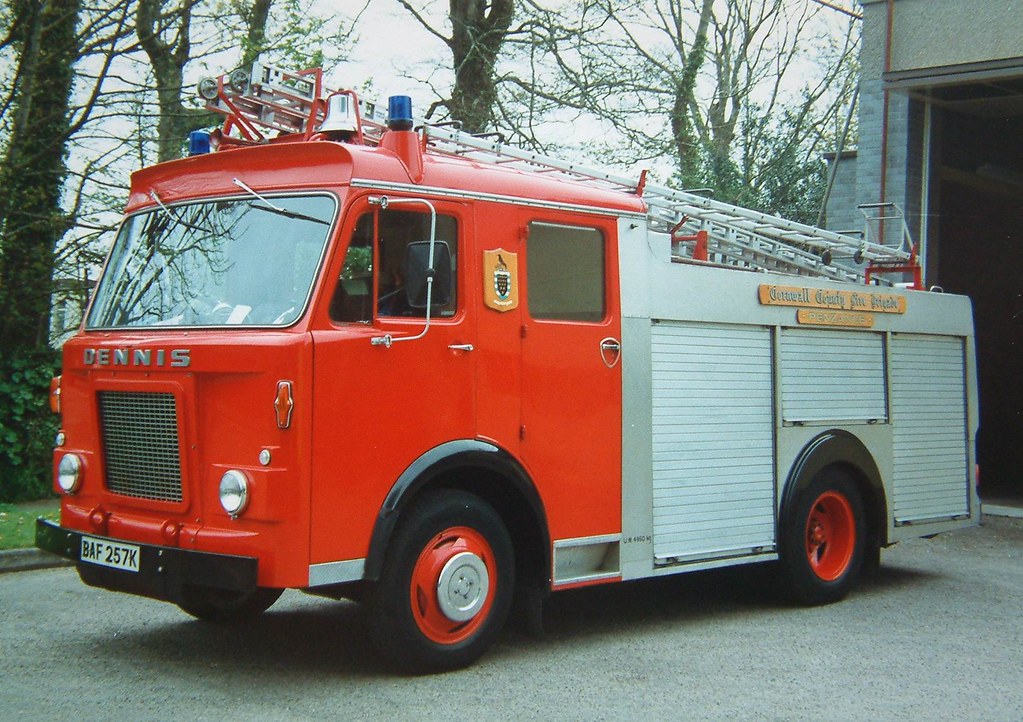 WorkshopsCFRS's tweet photo. #ThrowbackThursday Here we have a 1972 Dennis D that served out of @PenzanceCFRS until it was replaced by a newer Mercedes pump and was disposed of in the mid 1990s. Picture credits to @gc74ff https://t.co/BfYtVmTNyY