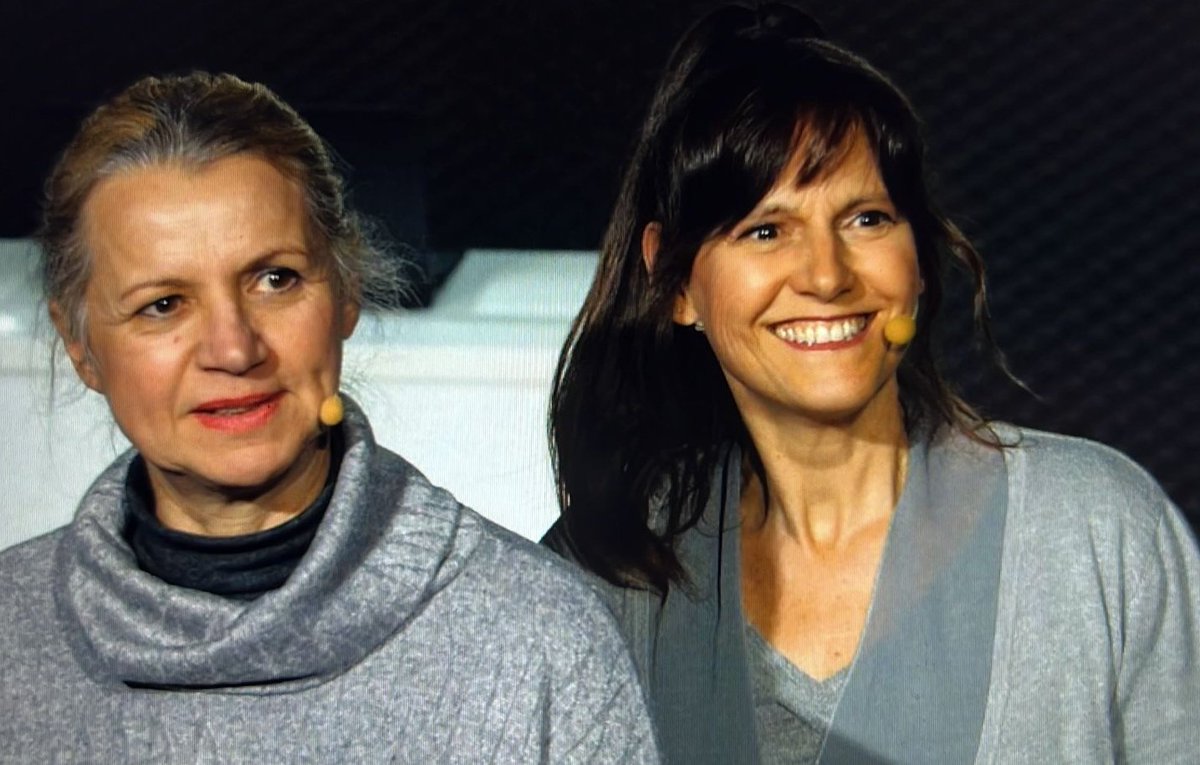 SandraCoecke's tweet photo. Today #theater #LAC #LUGANO about #FeelingScience by #STEM @EU_ScienceHub 8 #women #scientists talking about our #science #dreams #challenges #algorithms #AI #cybersecurity #toxicology #complexsystems #covid19 #Greek #Mythology #war
Be there!! Tickets https://t.co/bz4mMQ3Bzd https://t.co/WC7rC3I3cX
