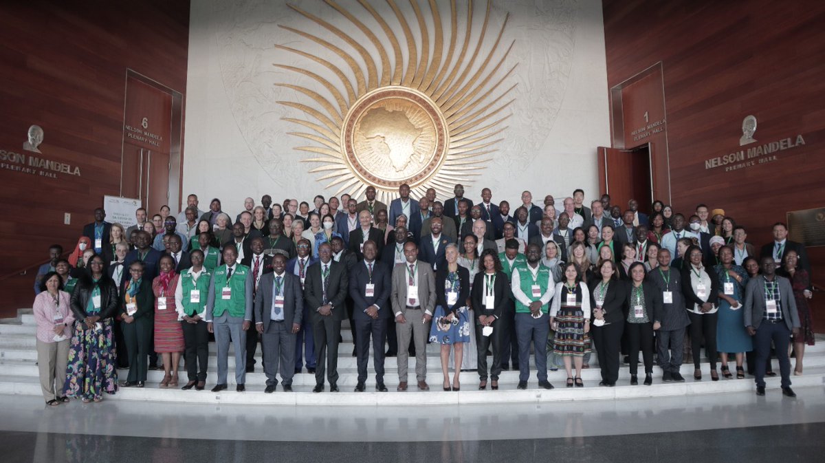 Day 3 #AfricaPGISymposium22 drawing to a close. Ready for key take home messages presented by <a href="/AfricaCDC/">Africa CDC</a> @AfricaPGI advisor Prof Alan Cornelissen of <a href="/SANBI_SA/">SANBI</a> <a href="/UWConline/">UWC</a>