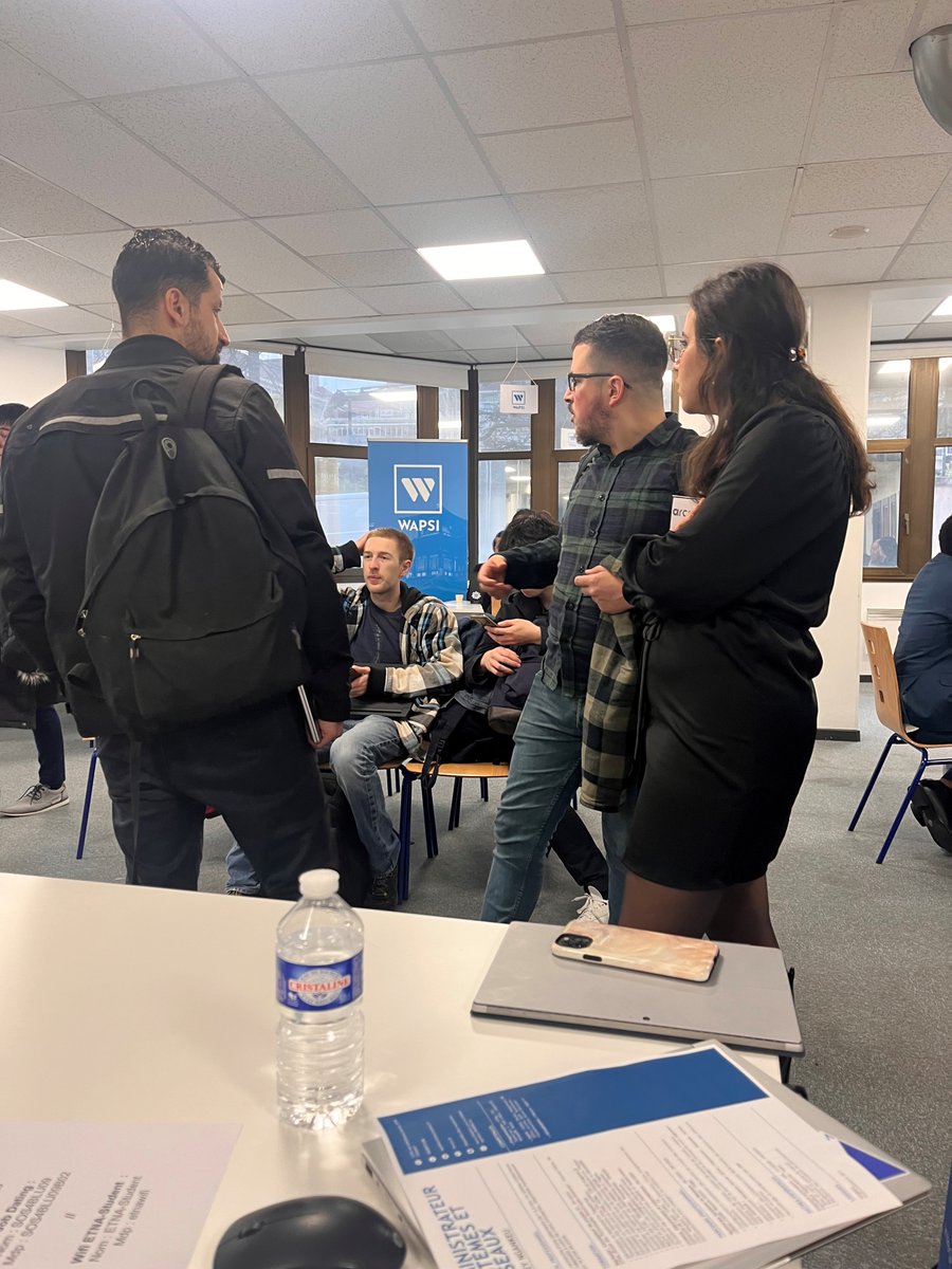 Arcatem's tweet photo. #icicarecrute 👨‍🎓 Retour sur les bancs de l’école pour un #jobdating mené par notre duo de recruteuses @Arcatem, Audrey et Chaima, avec la rencontre des étudiants de Bachelor et Master 1 Admin Systèmes et Réseaux, à l'ETNA. 
#contratpro #alternance #informatique #réseaux #securite https://t.co/7QFXZHzEAK