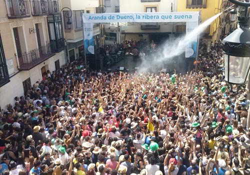 n_mutantes's tweet photo. Es la primera fecha que podemos anunciaros para 2023. Estaremos en nuestro querido @sonoramaribera  Crecimos con ellos y nos ha pasado de todo allí (siempre lo más divertido e intenso). Este año puede pasar cualquier cosa ¡No te lo pierdas! https://t.co/zWMJFmtcAo