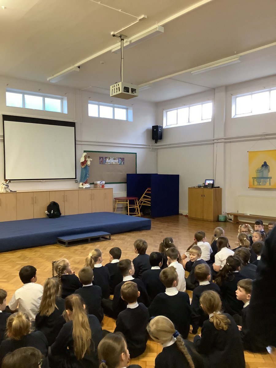 KS2 are completing a workshop with <a href="/DogsTrust/">Dogs Trust 💛🐶</a> this morning 🐶 <a href="/MrsHaworth_StA/">Mrs Haworth</a> <a href="/MrsOBrienStAug/">Rachael O’Brien</a> @MrFinley_StA <a href="/MrSandersonSAug/">Mr Sanderson</a>