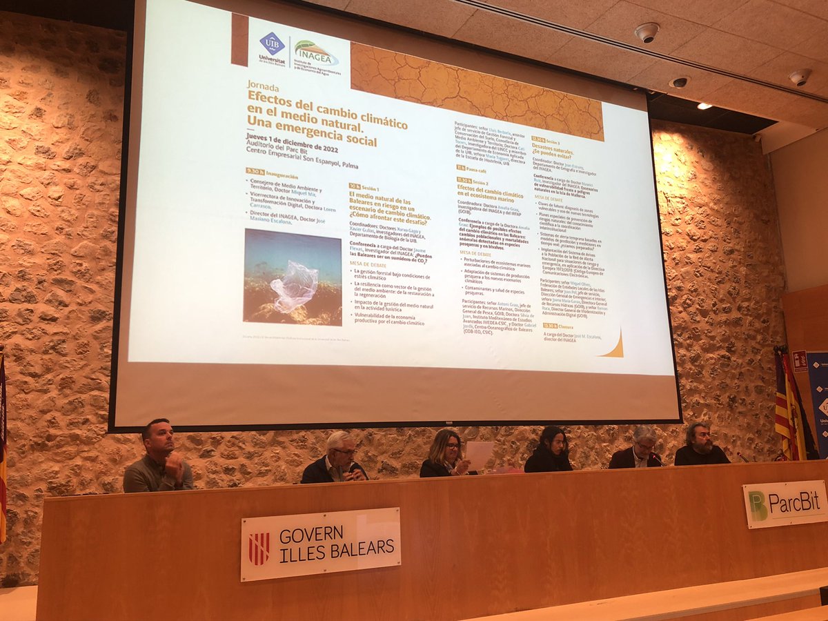 Inagea_es's tweet photo. Comienza la mesa redonda coordinada por los investigadores de #INAGEA Xavier Gulías y Xurxo Gago les acompañan Jaume Flexas, Lluis Berbiela, Cati Torres y Maria Tugores. https://t.co/LPmQi2QG9P