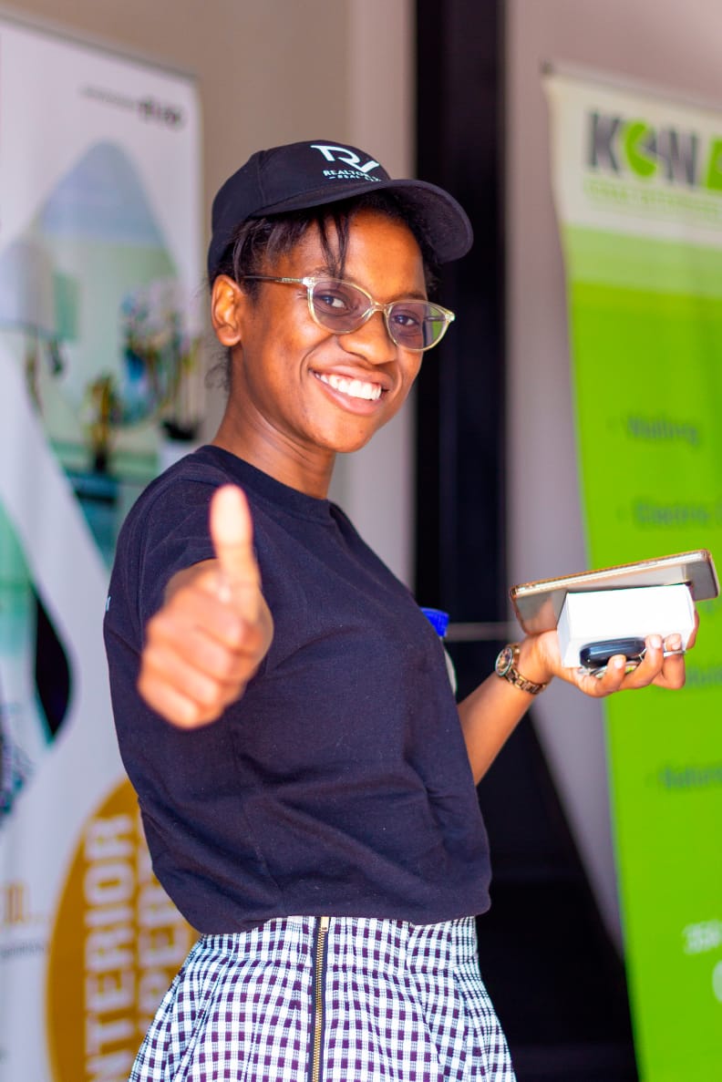 ZeldaNyamuba's tweet photo. 📝December 2022
A trusted referral influences people more than the best broadcast message.
~ Mark Zuckerberg ~
Thank you for your AMAZING support during 2022!💙
📸credit @Yemura Photography
#propertyinzim
#realestateagent
#realestatezimbabwe
#propertyzimbabwe https://t.co/KZUcdol591