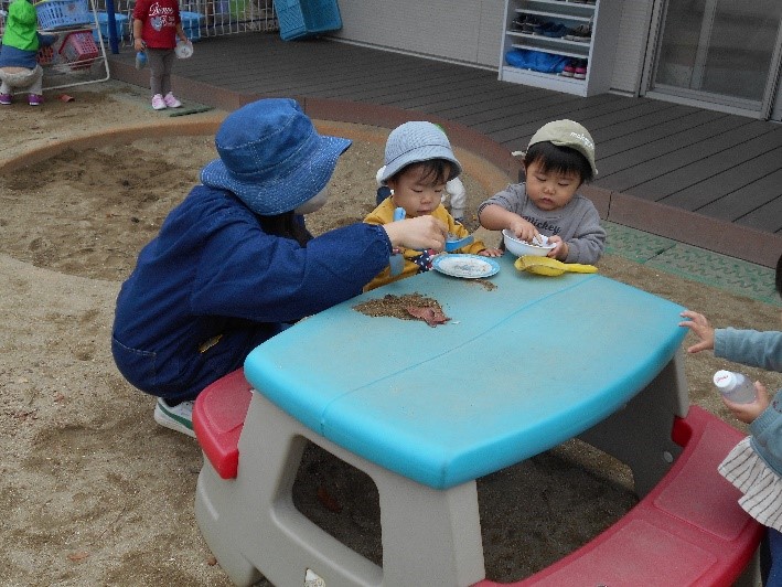 BichuBingoDenim's tweet image. 市立保育施設に，市内のデニム事業者と連携して作られた「デニムの保育服」が導入されました！ 
「日本一のデニム産地・福山」をPRしていきます！

＃福山はデニムの産地