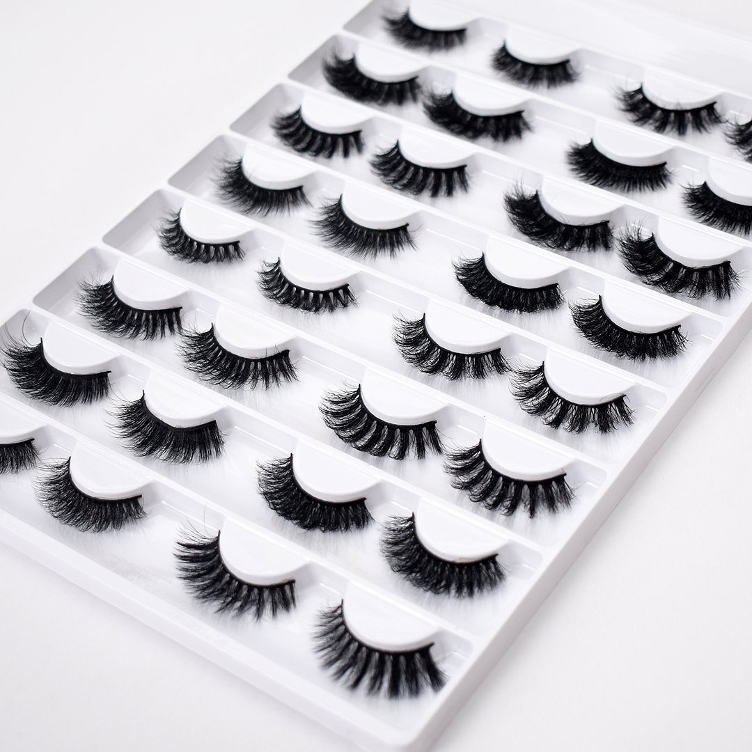 ShadeCrown_'s tweet photo. Launching our luxury lash trays ( Bridal and Glam series ) this weekend.  Shadécrown booth , Saturday and Sunday December 3-4, 2022

🏠 @ Classique Events Place, Oregun Ikeja. 
⏰ 10am - 7pm https://t.co/P7KVZqLnml
