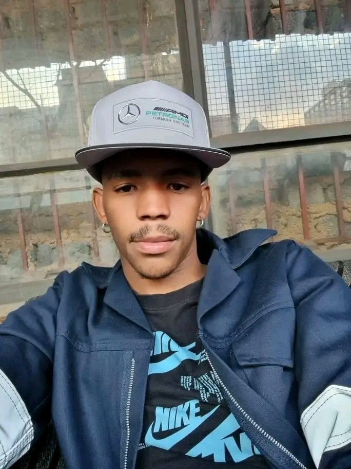 TheGrandmaBoy's tweet image. No outrage from you South Africans now because this guys are South Africans .If this was a Nigerian post y’all will be commenting and retweeting .Y’all see how y’all mindset is set now You vilify others and protect yours … this are the guys they’re South Africans and dangerous