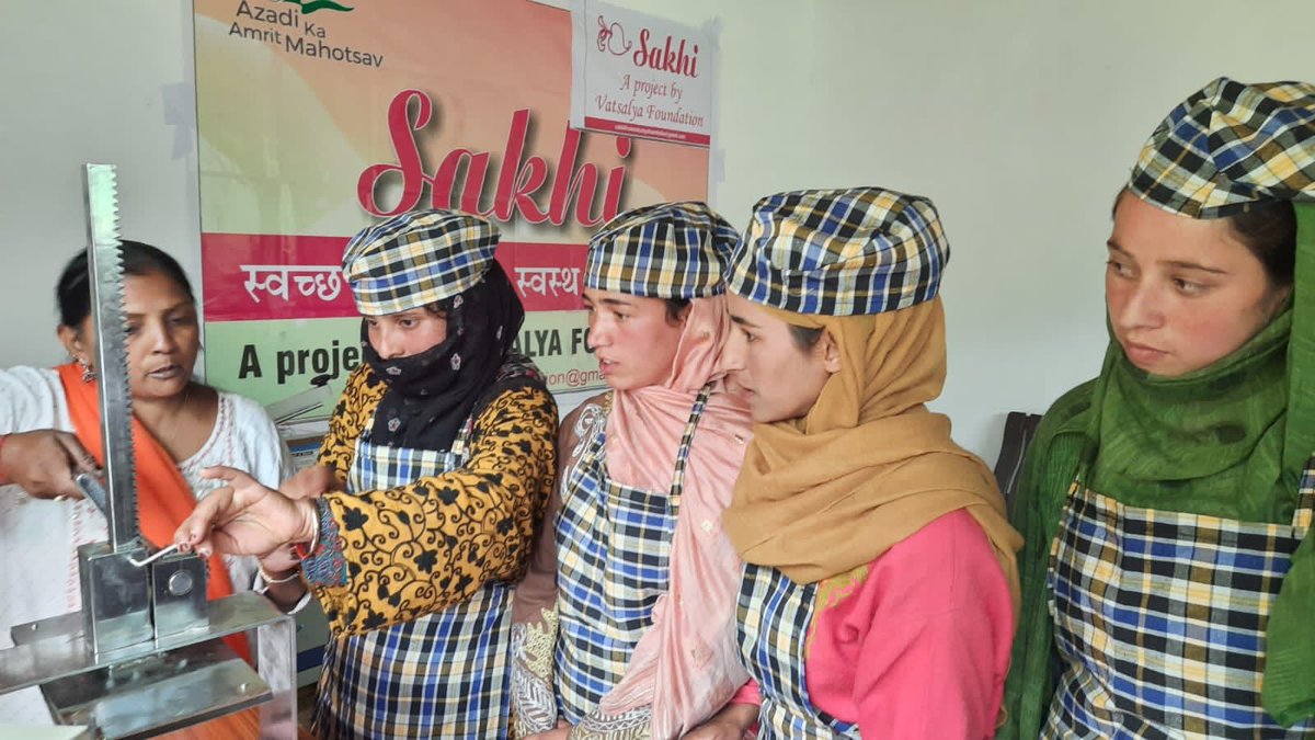 saif39433196's tweet photo. #StithingAndSkillDevelopmentCentre
#SkillDevelopment
#TrainingForEmpowerment
#SkillsDevelopmentKupwara
#SkillDevelopmentKashmir https://t.co/I57dl81Mzz