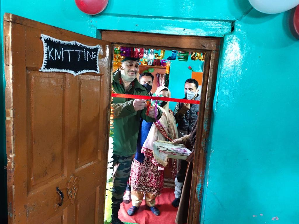saif39433196's tweet photo. #StithingAndSkillDevelopmentCentre
#SkillDevelopment
#TrainingForEmpowerment
#SkillsDevelopmentKupwara
#SkillDevelopmentKashmir https://t.co/UCHM2PdDGZ
