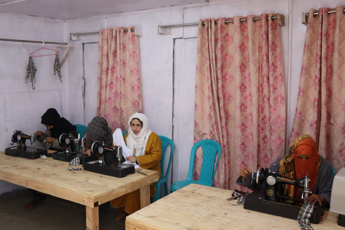 saif39433196's tweet photo. #StithingAndSkillDevelopmentCentre
#SkillDevelopment
#TrainingForEmpowerment
#SkillsDevelopmentKupwara
#SkillDevelopmentKashmir https://t.co/Kv7BFuaDFw