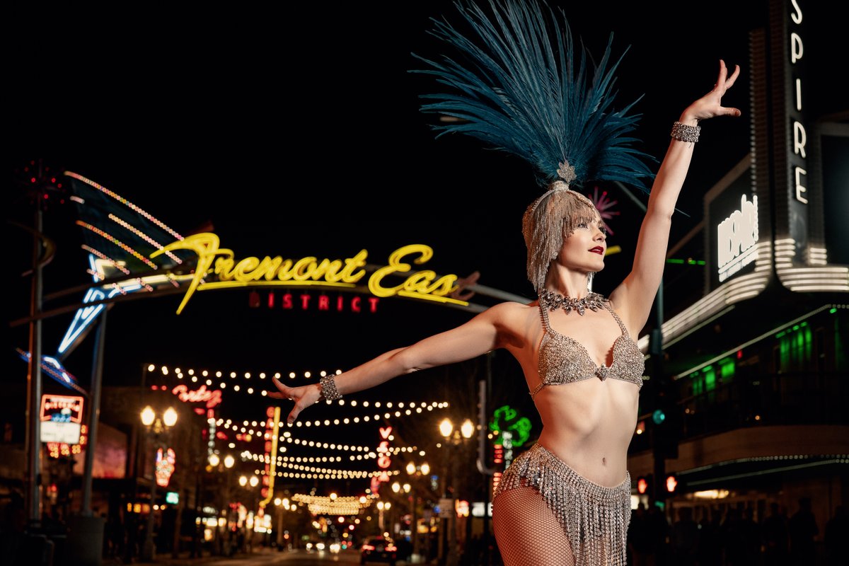 GodoxGlobal's tweet photo. Wanna know how these amazing shots were taken? Check out Godox ambassador Sarah Edmunds' tutorial at the link below, see how she explored Las Vegas Landscapes with #Parabolic P88 and #AD400Pro, and win a possible giveaway! 👉 https://t.co/EH8ZlAlFdf https://t.co/vEDTbsPIX3