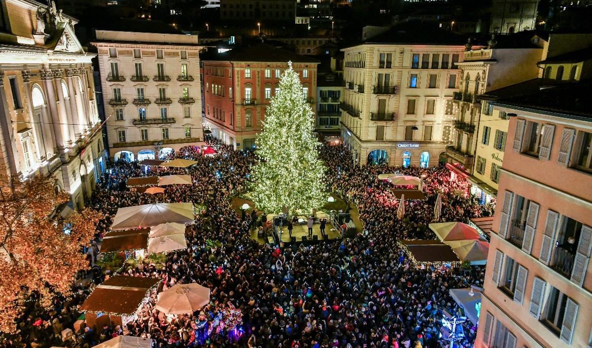KarinValenzano's tweet photo. 🎄 Appuntamento da non perdere oggi per l’accensione del grande albero in Piazza della Riforma!
🔗 https://t.co/zLux4iMYdi
#natale2022 #lugano #luganoeventi #piazzariforma https://t.co/uSUpnpnSIg