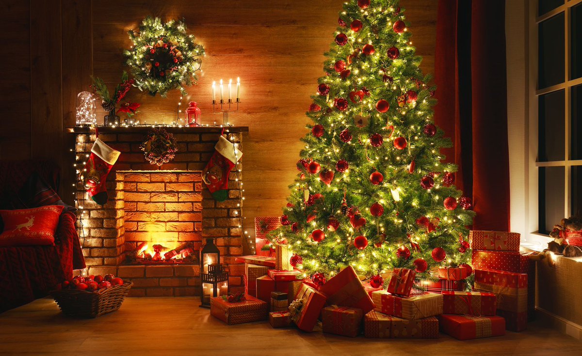 Glynandrews's tweet photo. 🔴⚪️🔴⚪️ is anyone struggling this Christmas with presents for their children or even their Christmas food shop? As part of the give aways me and Harry do in memory of my sister Juli,just make contact with me via DM and we’ll make some arrangements to meet up and get it sorted. https://t.co/sDQeLoR5CN