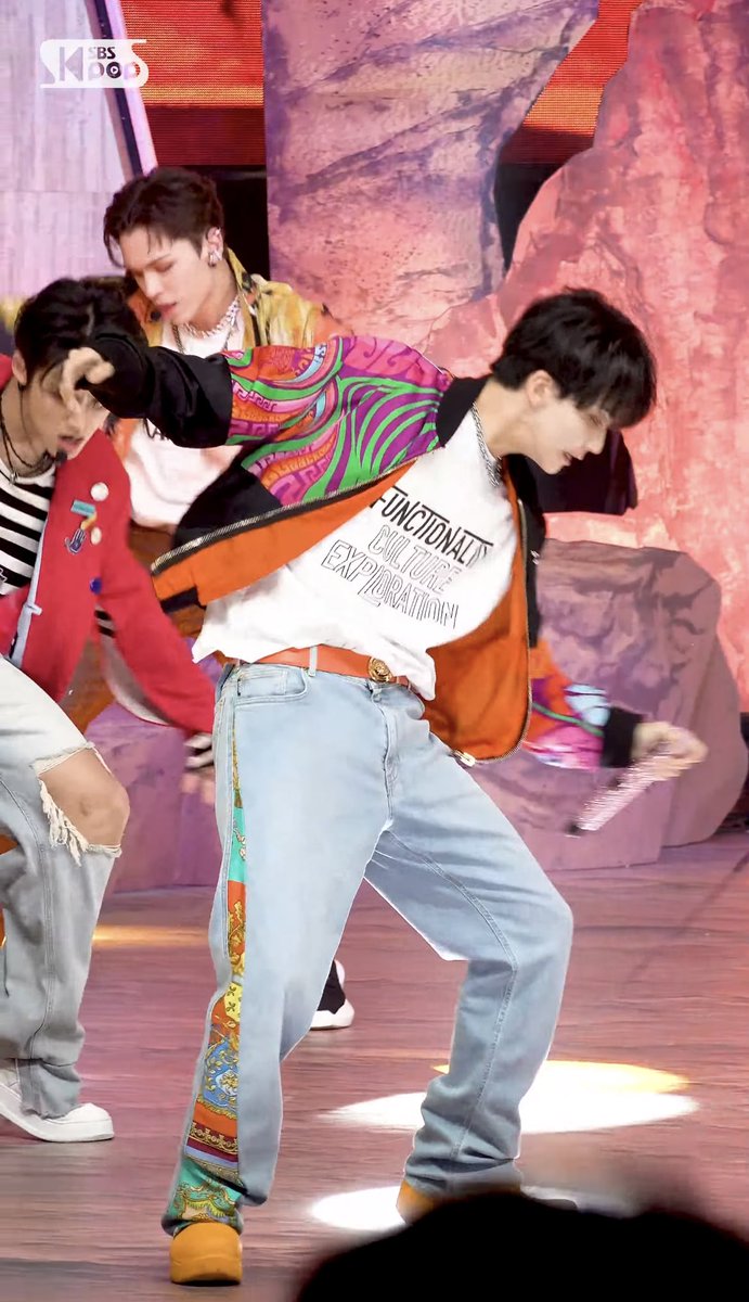 HOT衣装じゃん可愛い