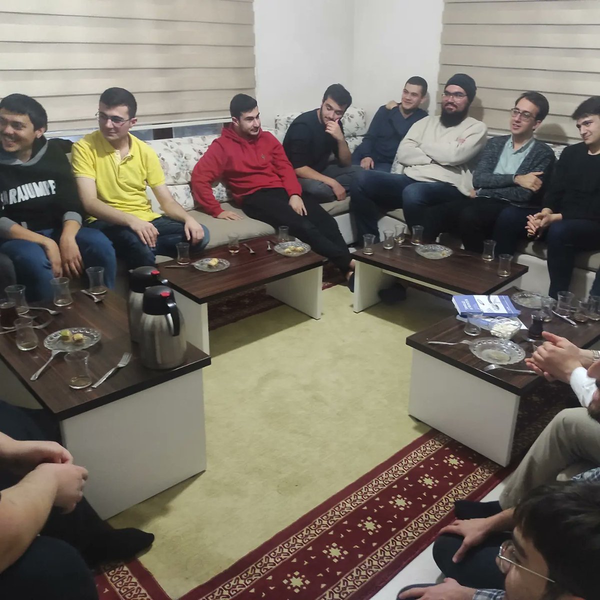 Çarşamba akşamları yaptığımız tefsir derslerinde bu hafta Maide suresinin 78-89. ayetleri bağlamında "Helali haram saymak" ve "Yemin" konularını işledik.