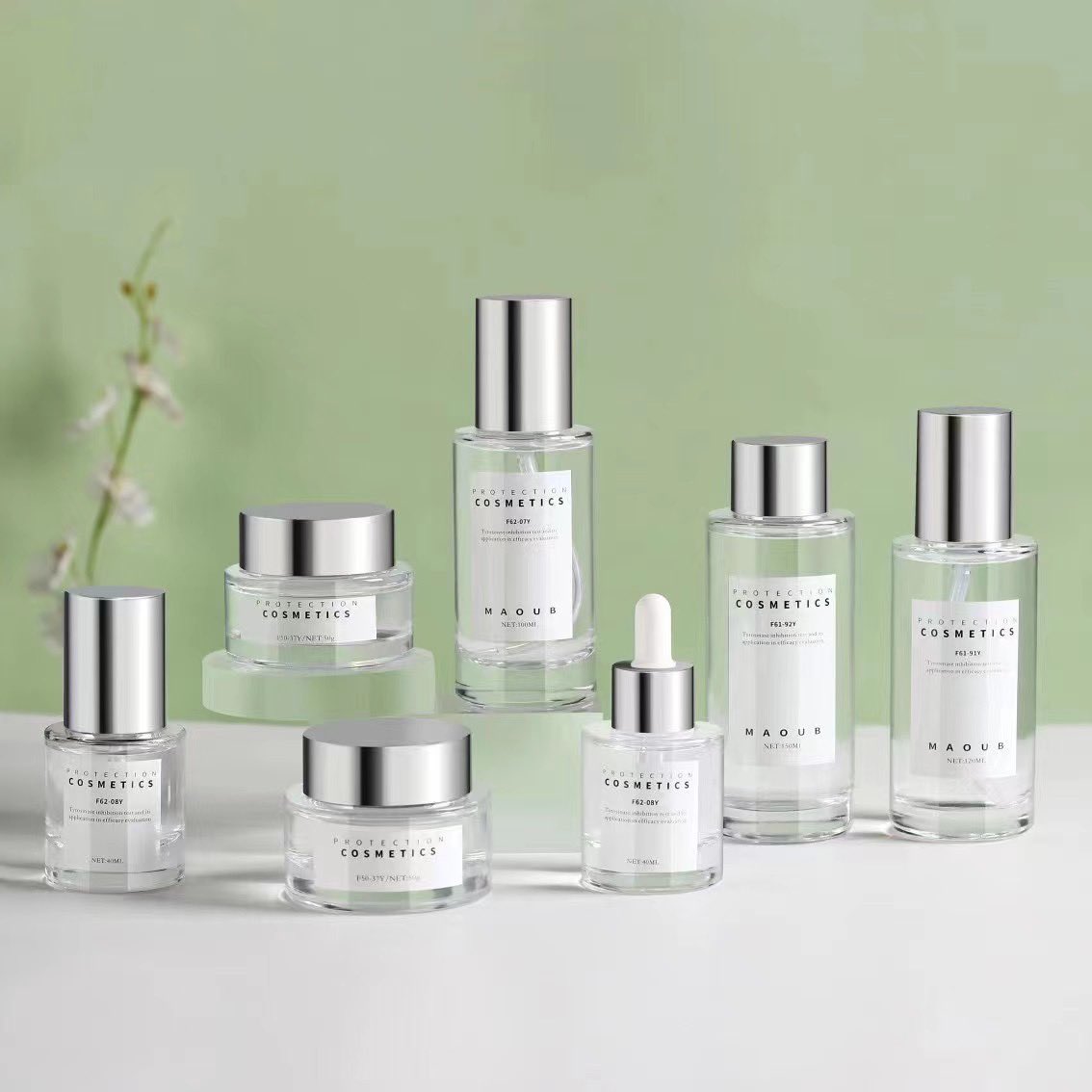 This is simple and chic packaging, many customers like this style