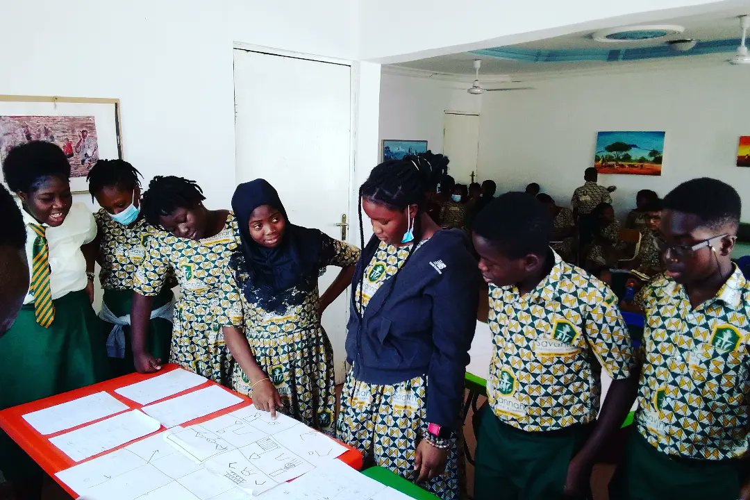 Rafiu_fishbone's tweet photo. My session with Savannah International Academy was taking them through some storyboards of my previous works. On display were;
@oxfaminghana #Enoughproject with @norsaac , @awdf01 #KASAproject  @ibrahim_mahama docu-series timeline, and the @WaterAid_Ghana #WAGstories https://t.co/C6tqSyHHBU