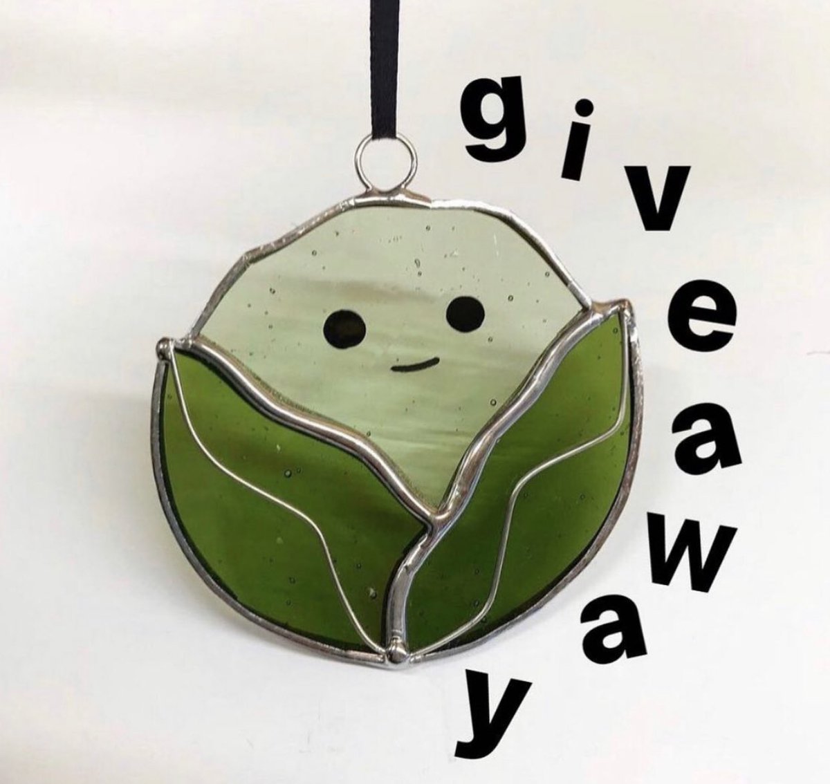 🎄🌱Pinch punch, first of the festive month! I thought it might be nice to kick December off with a sprout giveaway! FOLLOW and RT to win this glorious little guy. U.K. only! I’ll announce a winner next Monday! Good luck!