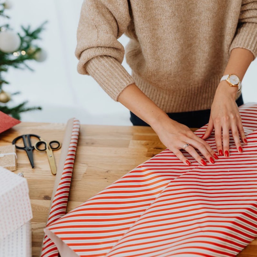 Nous sommes le 1er décembre et nous vous gâtons ce mois-ci ! 🎁✨

Nous vous avons confectionné un calendrier de l'avent 100% éthique avec des marques engagées, responsables et made in France ou Europe. ♻️

Pour participer, rejoignez-nous sur Instagram ! : instagram.com/recyclivre/
