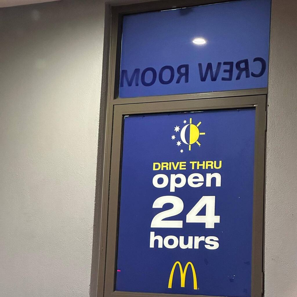 adrianrtan's tweet photo. Crew Room or Moor Werc (More work?) lol
#maccas #McDonalds https://t.co/WJNOvlJlwX https://t.co/LJu1bOw3oz